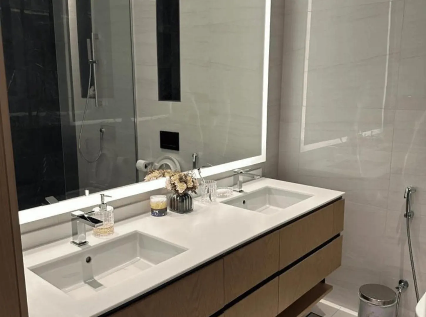 Apartment Luxurious 2 Bhk Plus Maid Duplex In Sls Business Bay Dubai