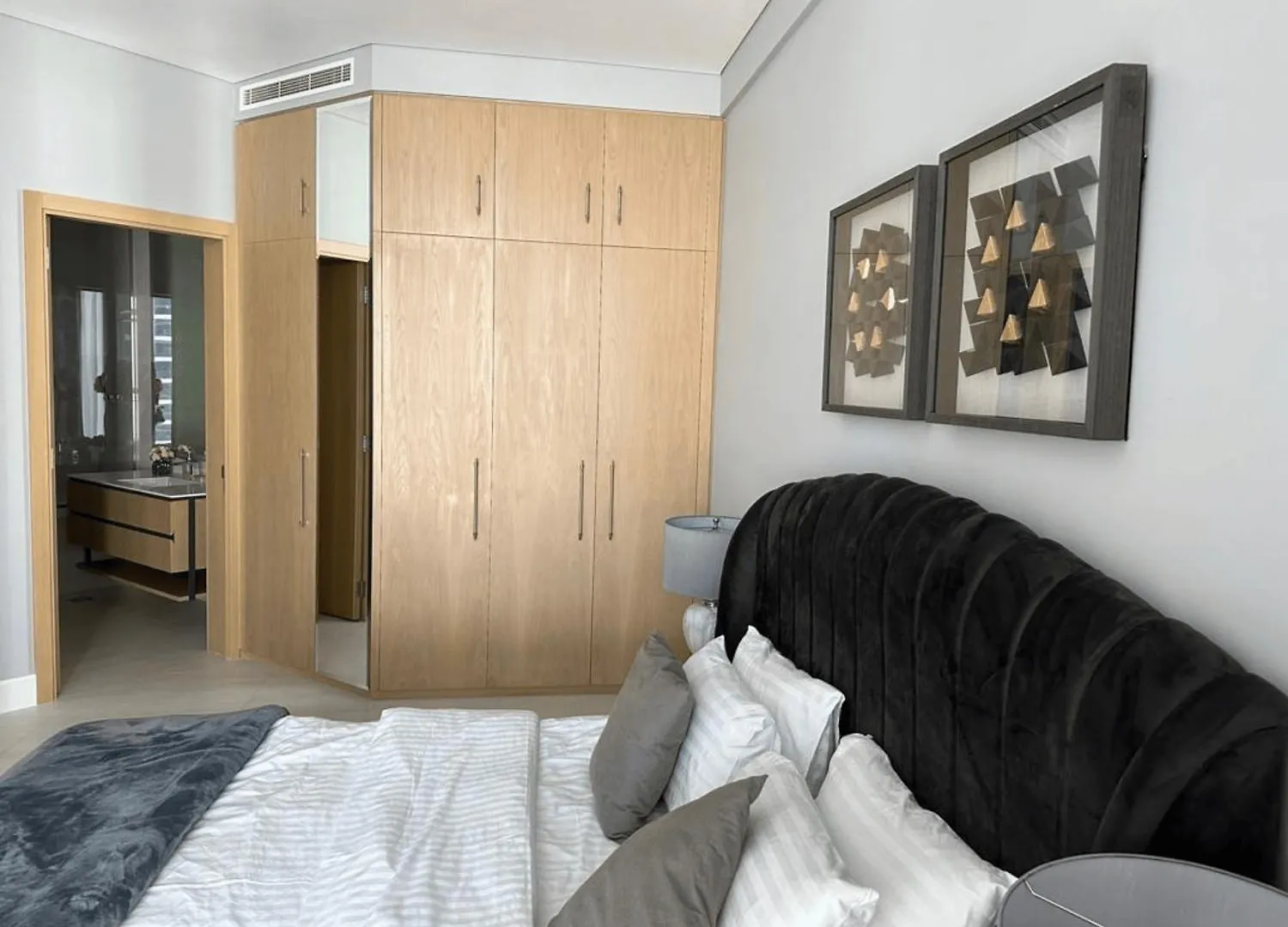 Luxurious 2 Bhk Plus Maid Duplex In Sls Business Bay Dubai Apartment